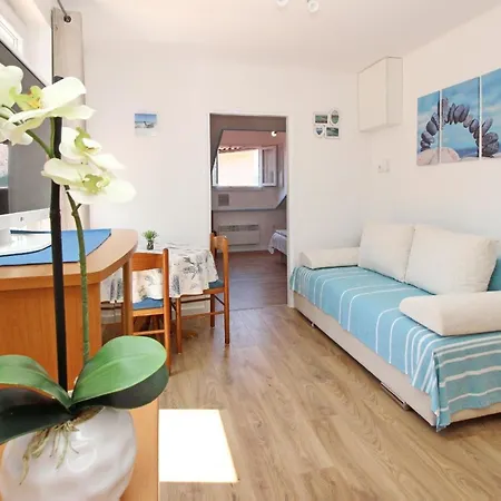 Apartment In Mit Eigenem Balkon - B59513 Baska (Krk)
